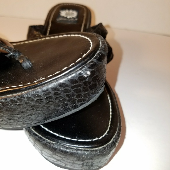 Yellow Box Sandals 💥💥💥PRICE LOWERED💥💥💥 - Picture 6 of 8